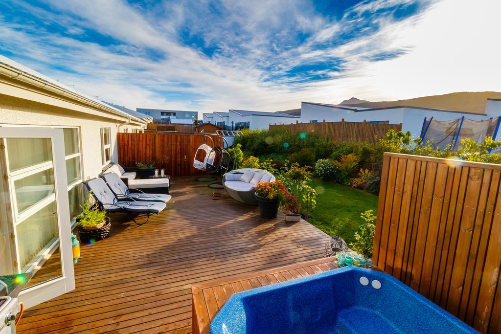 Akureyri Luxury Villa ภายนอก รูปภาพ